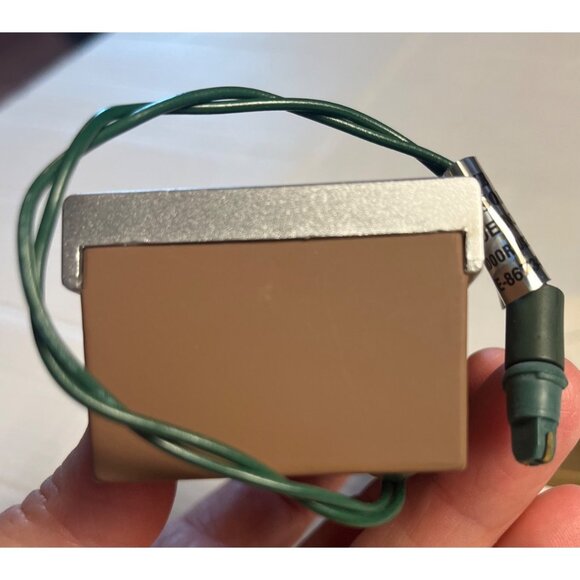 Hallmark Keepsake Ornament Magic Jukebox Party Light & Music Christmas 1996 - Picture 7 of 8